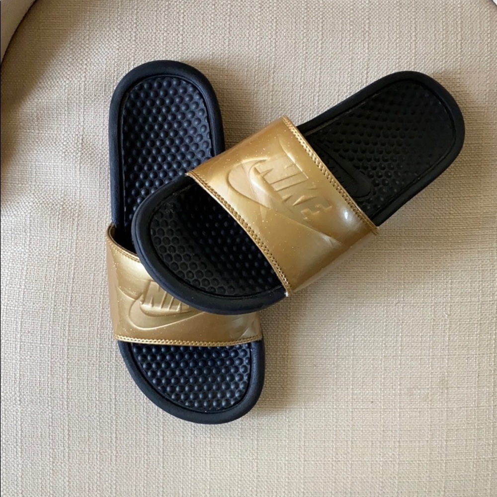 Nike sandals🖤
